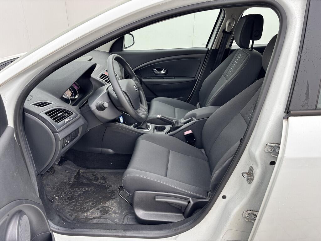 OZ190V01595_19.webp_MÉGANE DYNAMIQUE 1.6 SCe 81 kW manuál