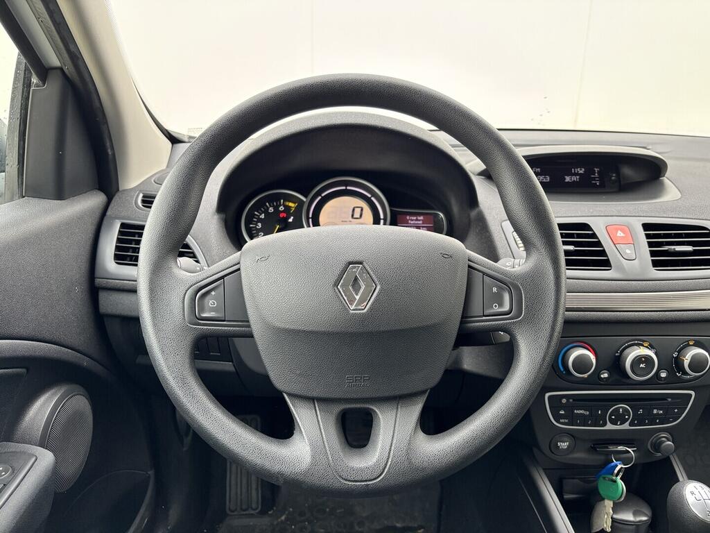 OZ190V01595_20.webp_MÉGANE DYNAMIQUE 1.6 SCe 81 kW manuál