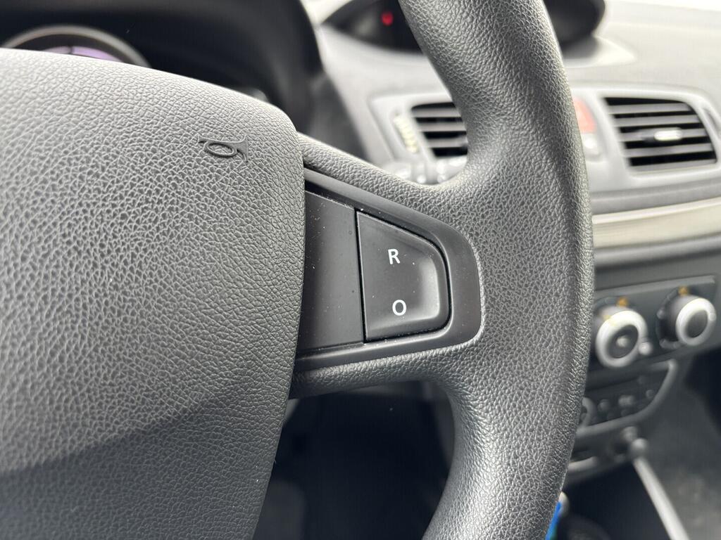 OZ190V01595_26.webp_MÉGANE DYNAMIQUE 1.6 SCe 81 kW manuál