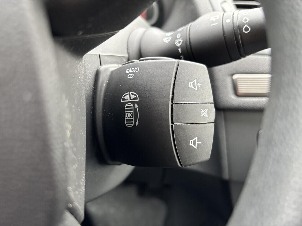 OZ190V01595_27.webp_MÉGANE DYNAMIQUE 1.6 SCe 81 kW manuál