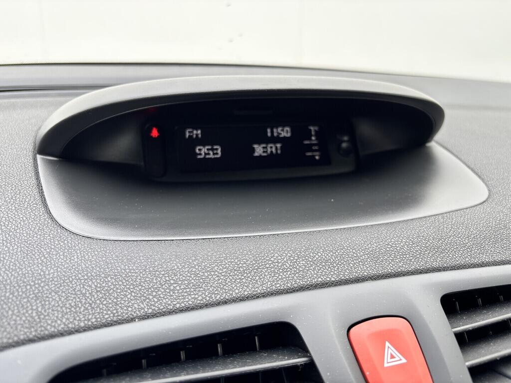 OZ190V01595_28.webp_MÉGANE DYNAMIQUE 1.6 SCe 81 kW manuál