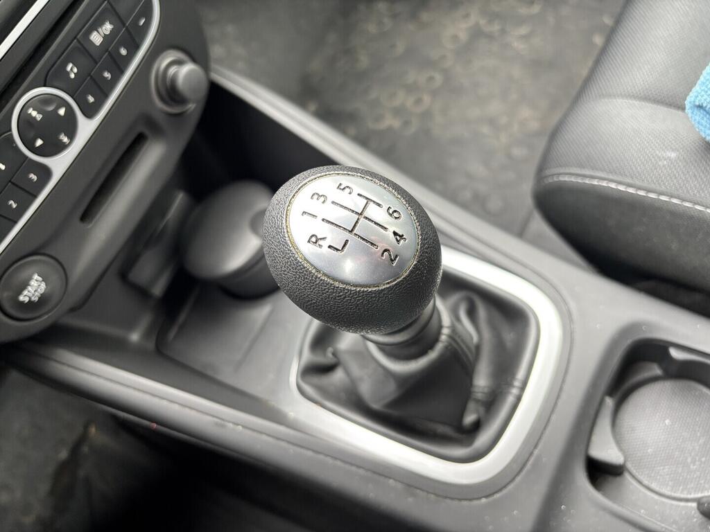 OZ190V01595_31.webp_MÉGANE DYNAMIQUE 1.6 SCe 81 kW manuál