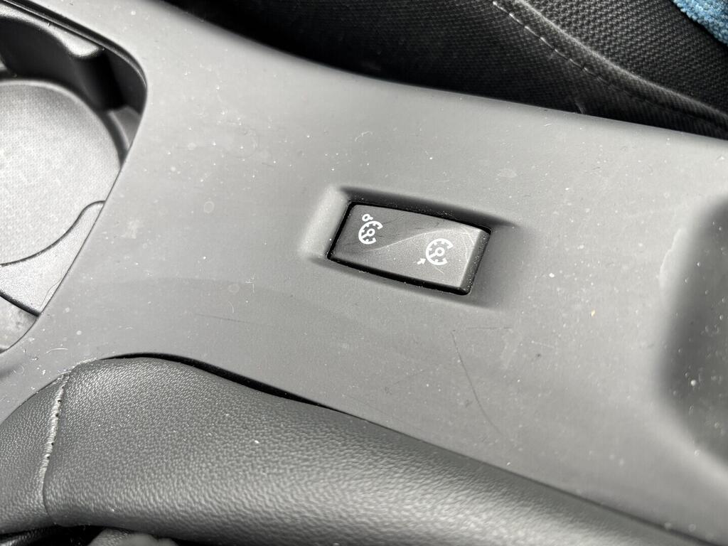 OZ190V01595_32.webp_MÉGANE DYNAMIQUE 1.6 SCe 81 kW manuál