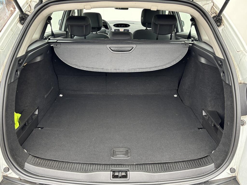 OZ190V01595_34.webp_MÉGANE DYNAMIQUE 1.6 SCe 81 kW manuál