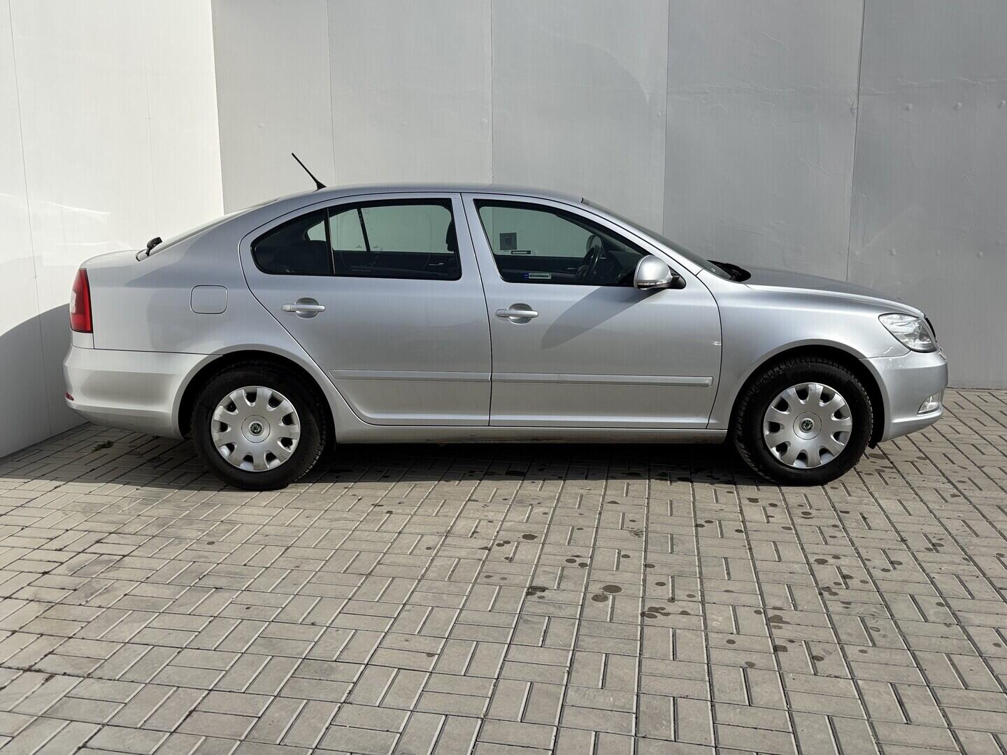 OZ190V01602_13.webp_OCTAVIA Elegance 2.0 TDI 103 kW automat