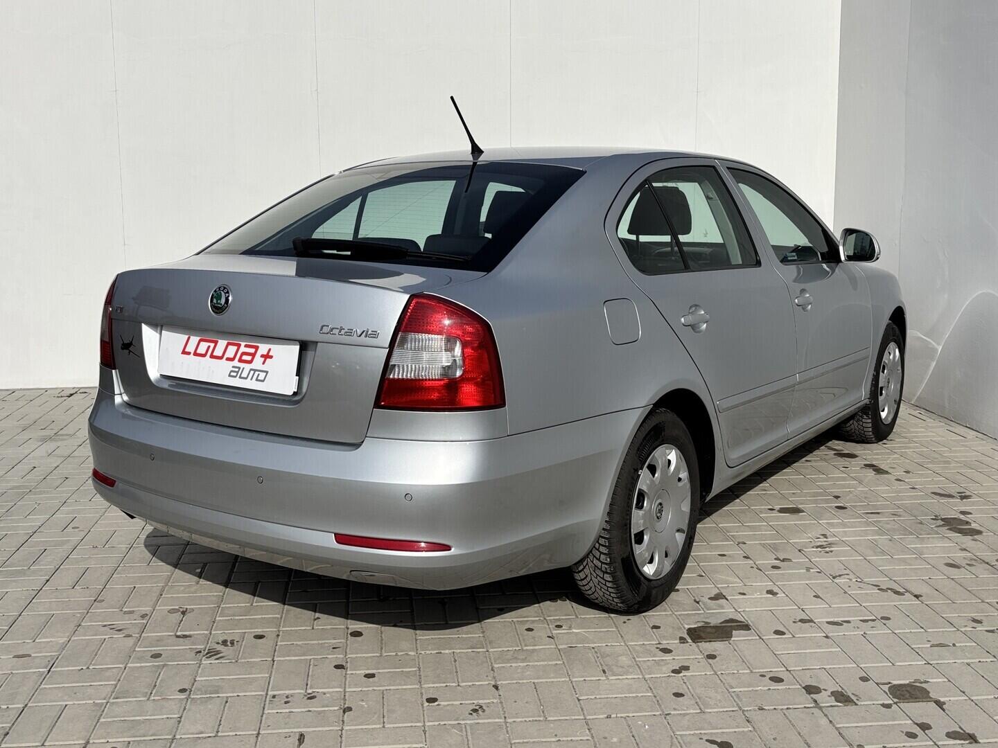 OZ190V01602_14.webp_OCTAVIA Elegance 2.0 TDI 103 kW automat