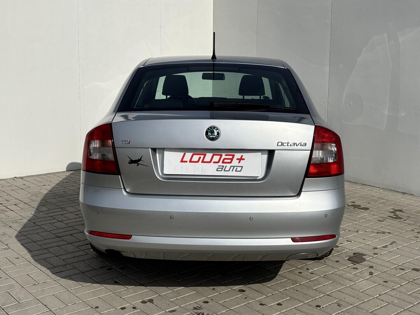 OZ190V01602_15.webp_OCTAVIA Elegance 2.0 TDI 103 kW automat