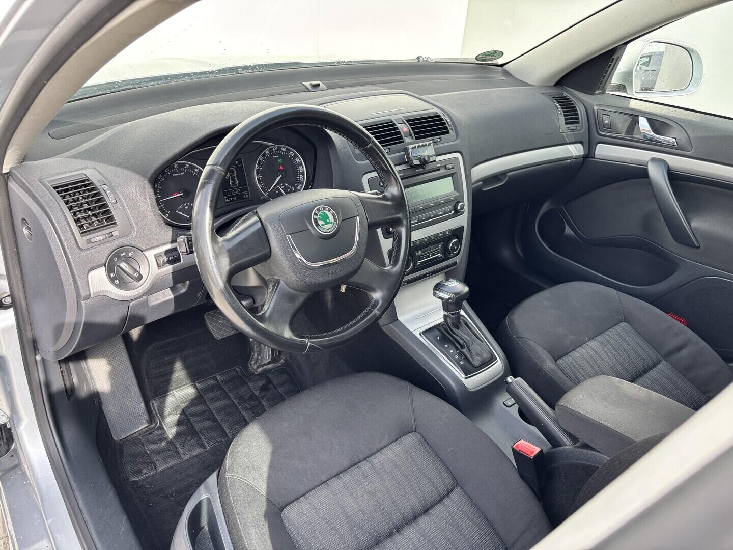 OZ190V01602_19.webp_OCTAVIA Elegance 2.0 TDI 103 kW automat