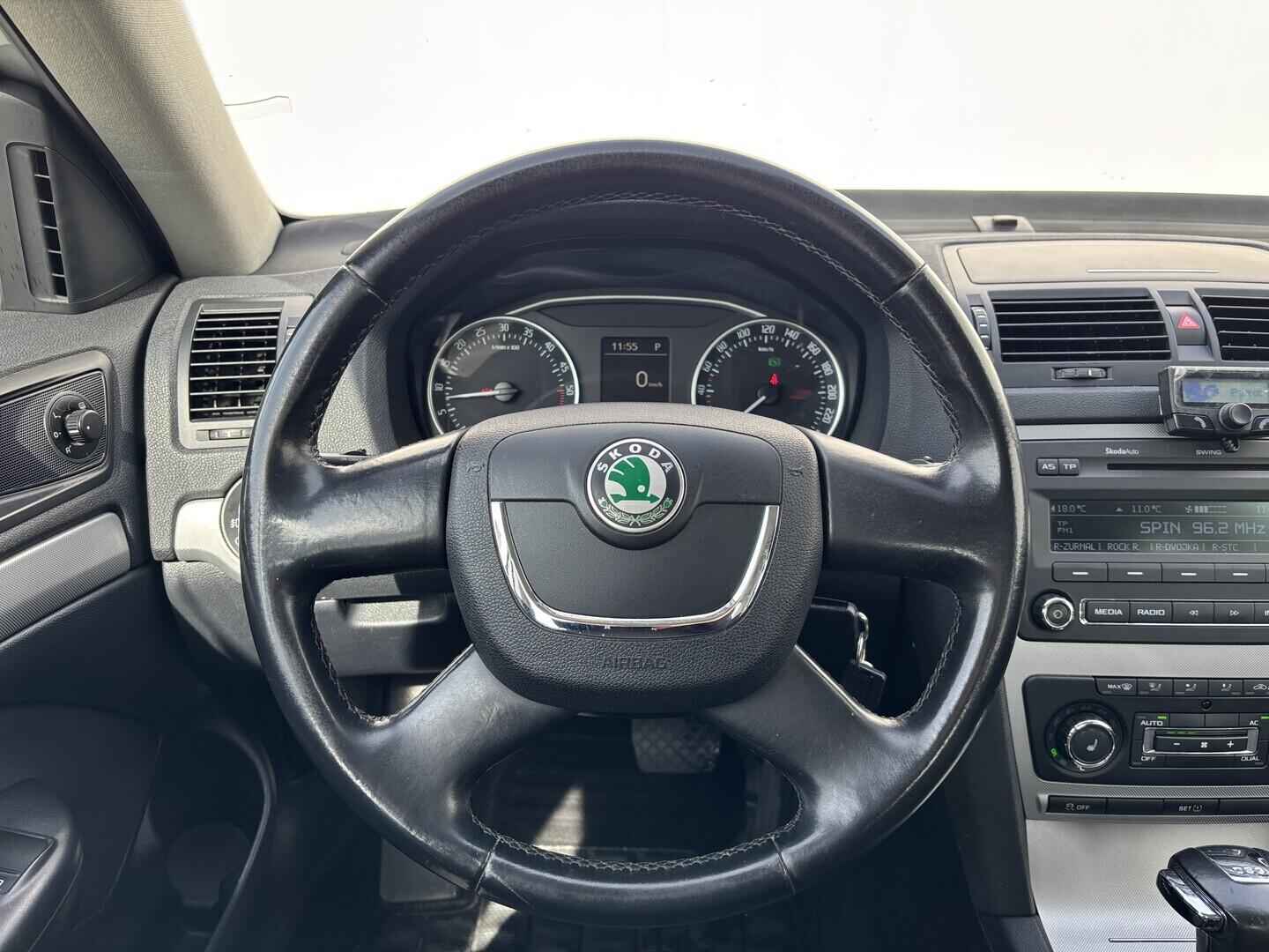 OZ190V01602_20.webp_OCTAVIA Elegance 2.0 TDI 103 kW automat