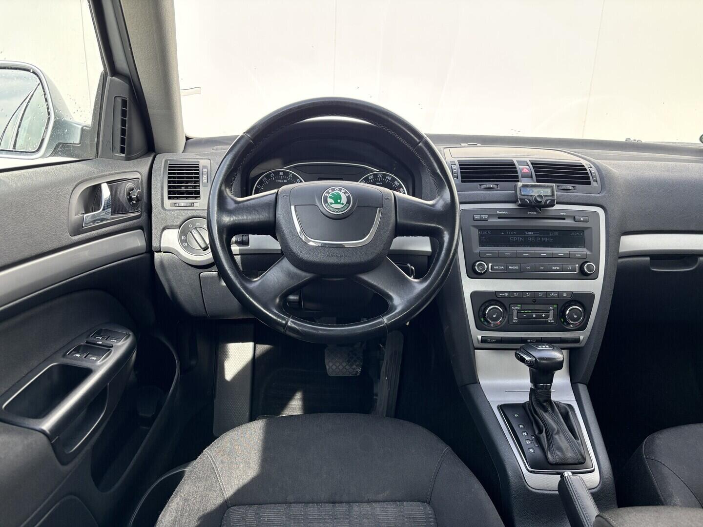 OZ190V01602_21.webp_OCTAVIA Elegance 2.0 TDI 103 kW automat