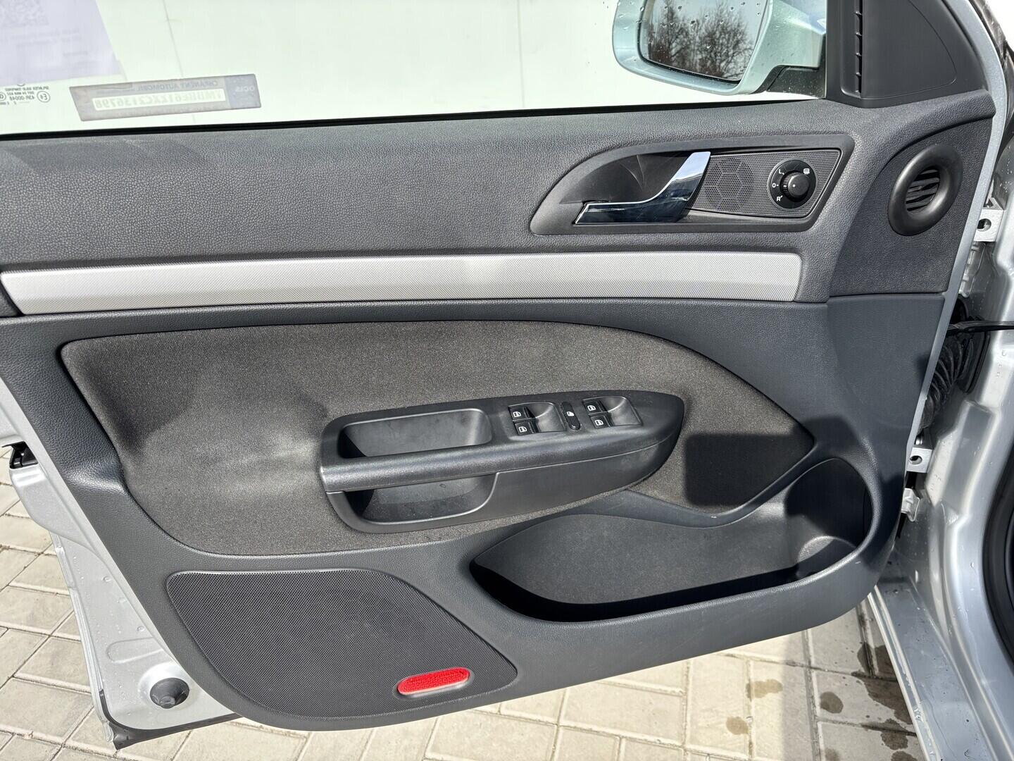 OZ190V01602_23.webp_OCTAVIA Elegance 2.0 TDI 103 kW automat