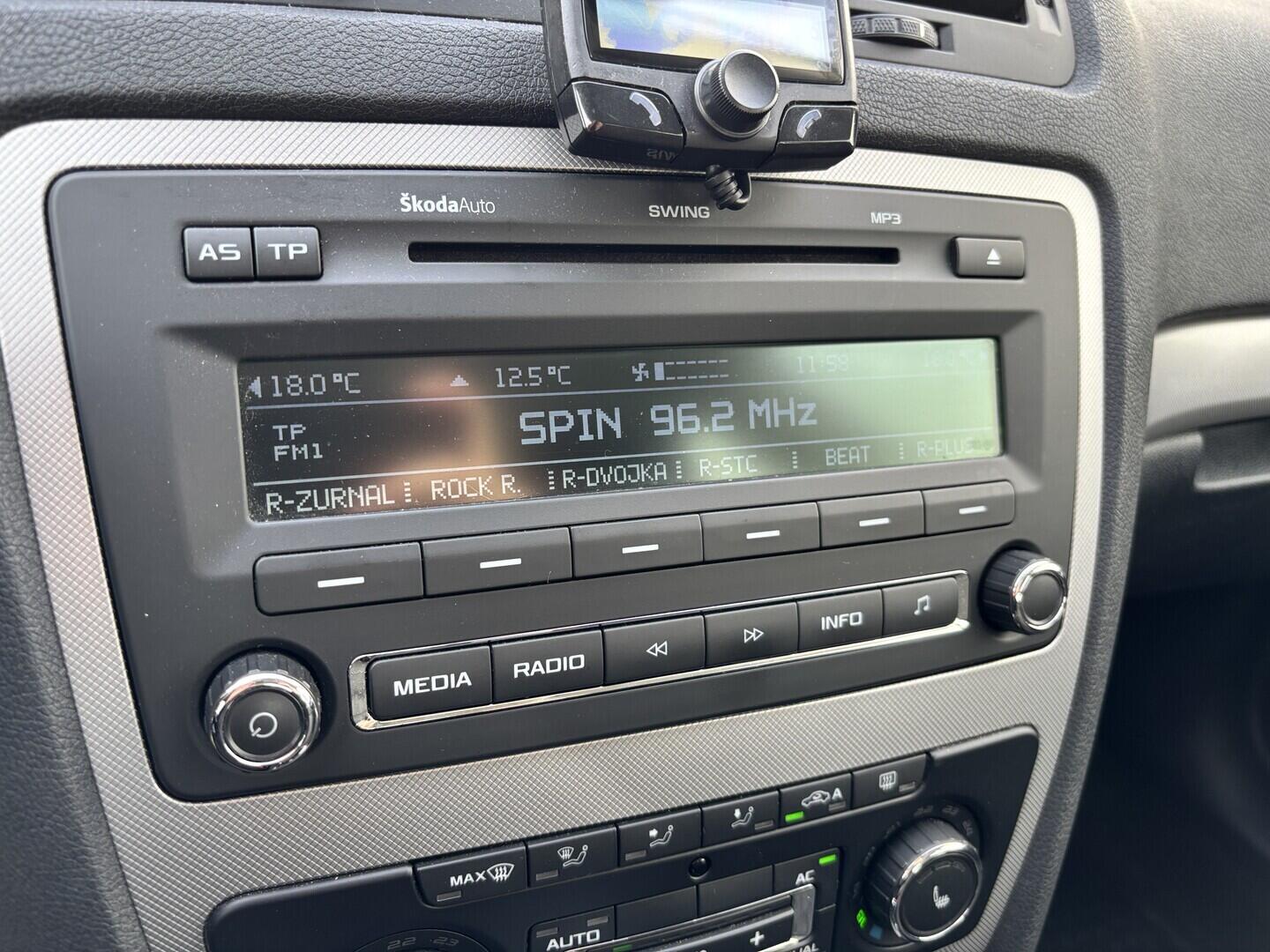 OZ190V01602_28.webp_OCTAVIA Elegance 2.0 TDI 103 kW automat