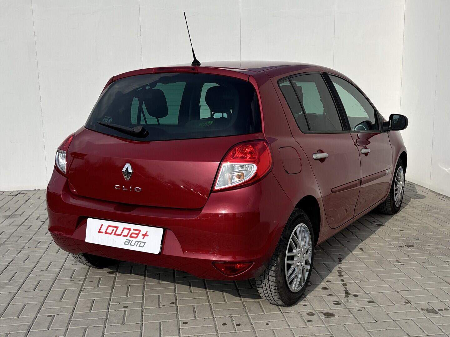 OZ190V01603_14.webp_CLIO  1.1 SCe 55 kW manuál