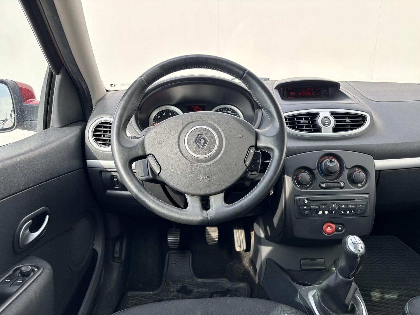 OZ190V01603_21.webp_CLIO  1.1 SCe 55 kW manuál