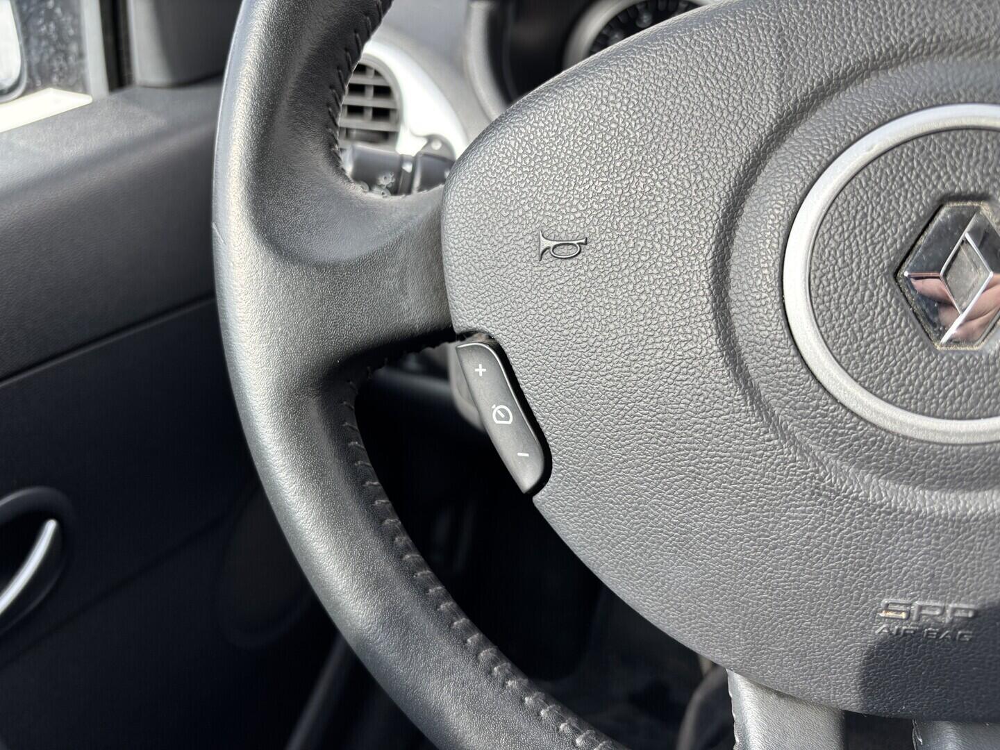 OZ190V01603_24.webp_CLIO  1.1 SCe 55 kW manuál