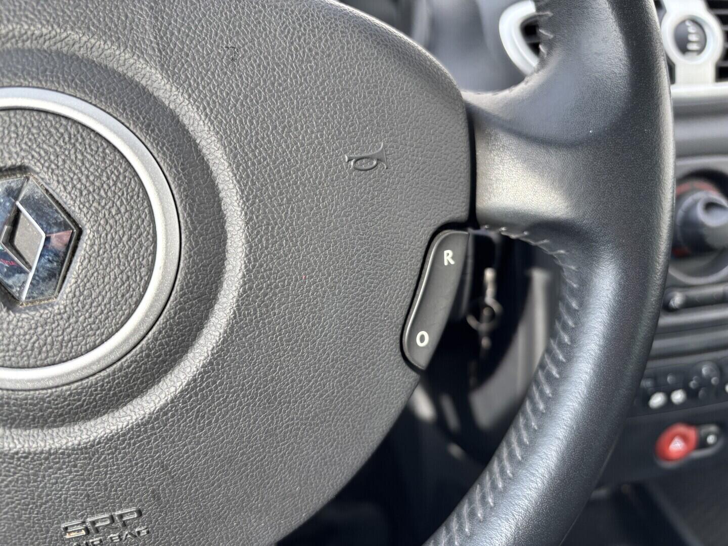 OZ190V01603_25.webp_CLIO  1.1 SCe 55 kW manuál