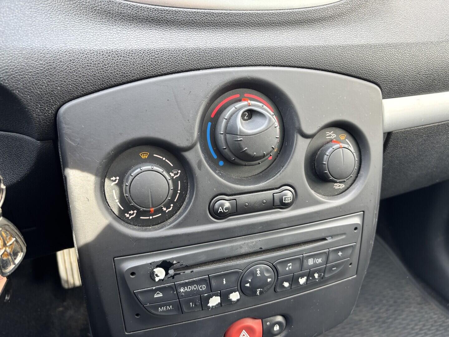 OZ190V01603_27.webp_CLIO  1.1 SCe 55 kW manuál