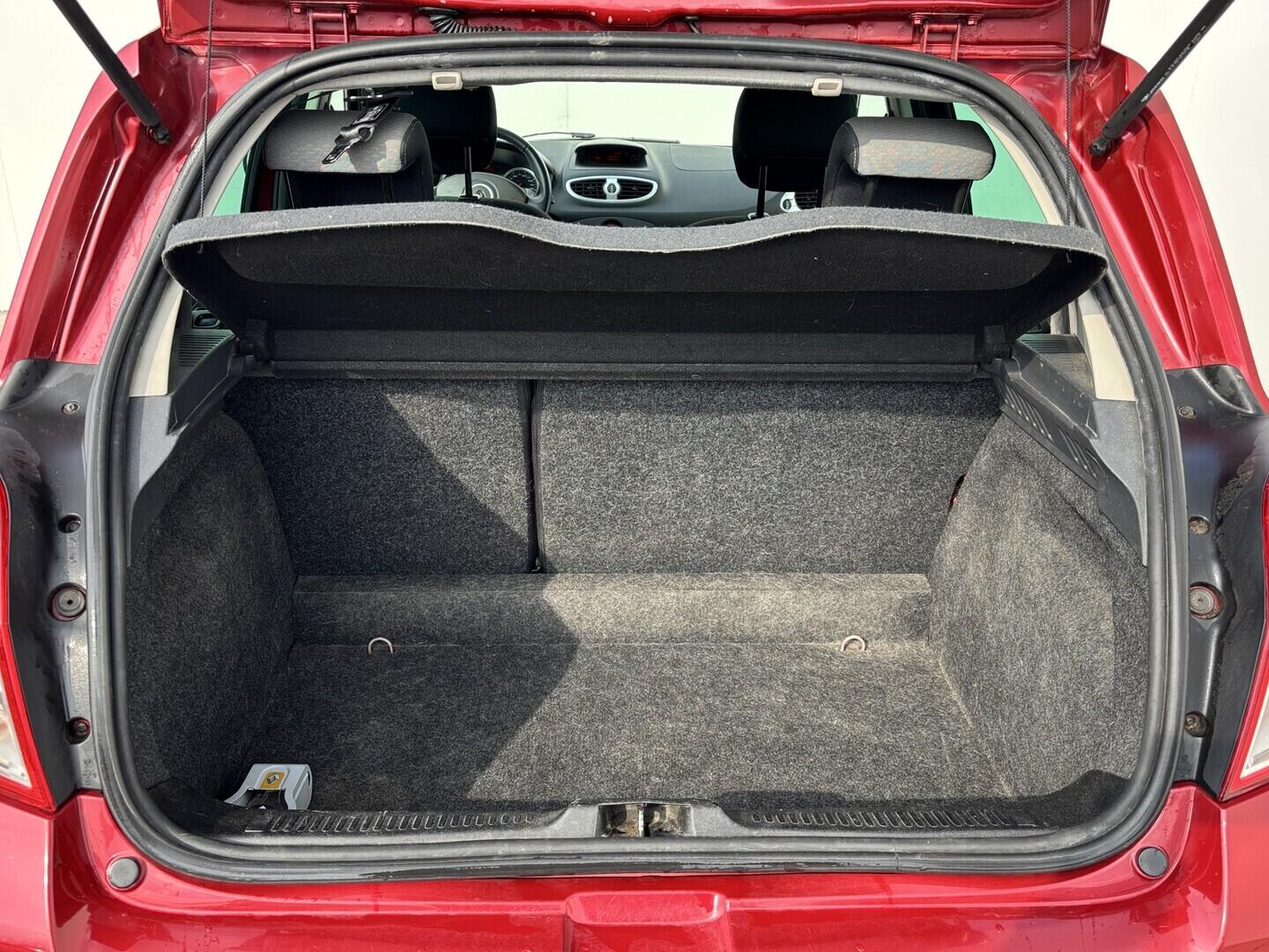 OZ190V01603_31.webp_CLIO  1.1 SCe 55 kW manuál