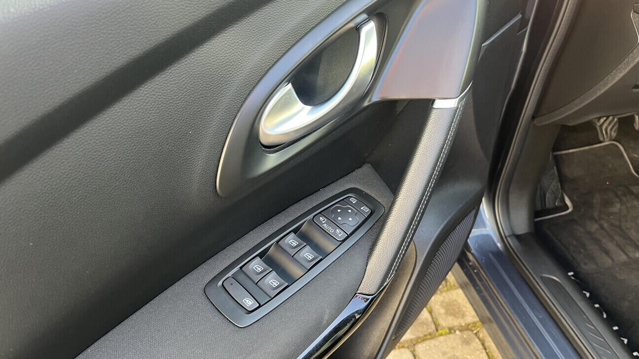 OZ190V01604_21.webp_KADJAR  1.3 TCe 117 kW manuál