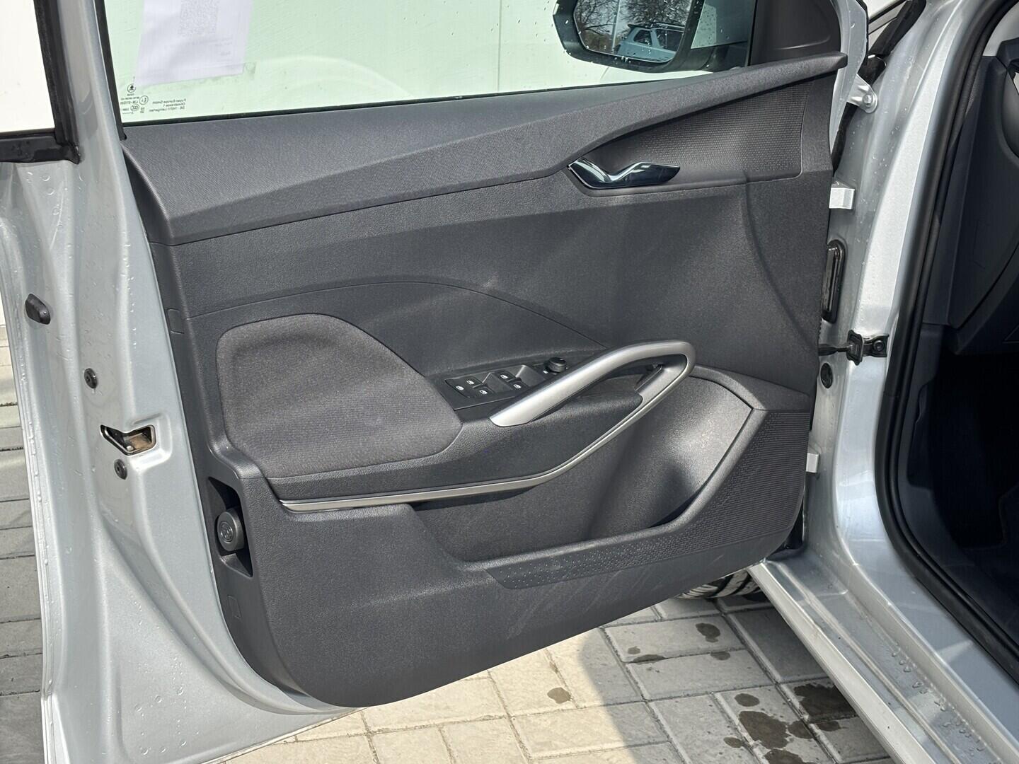 OZ190V01605_23.webp_FABIA Style 1.0 TSI 70 kW manuál