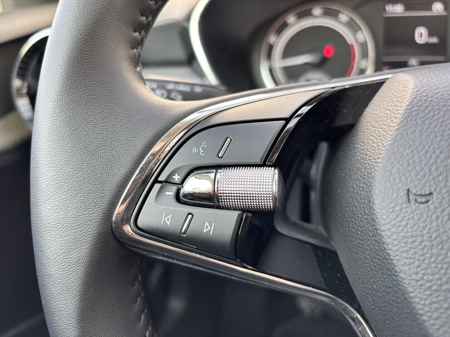 OZ190V01605_26.webp_FABIA Style 1.0 TSI 70 kW manuál