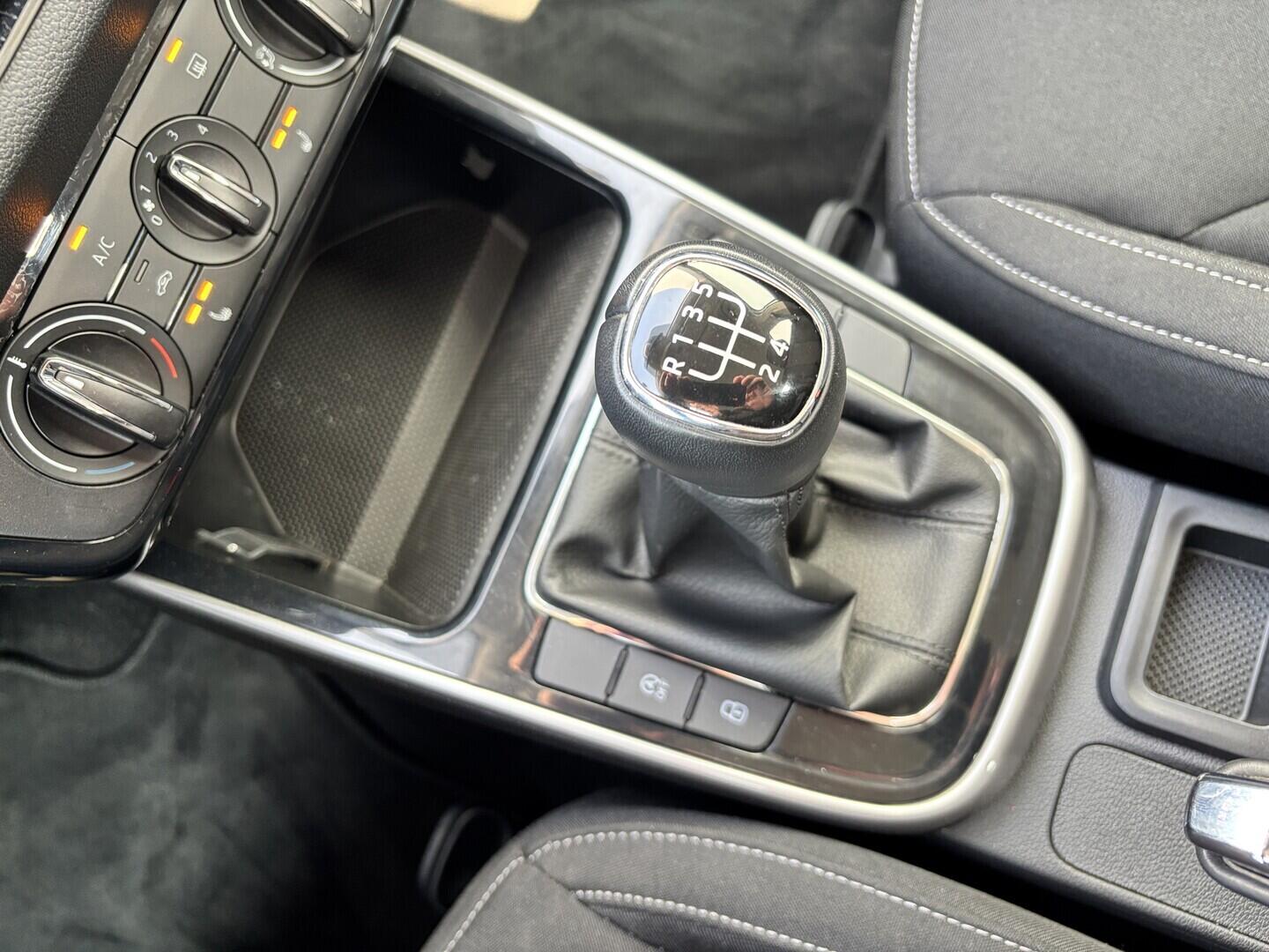 OZ190V01605_38.webp_FABIA Style 1.0 TSI 70 kW manuál