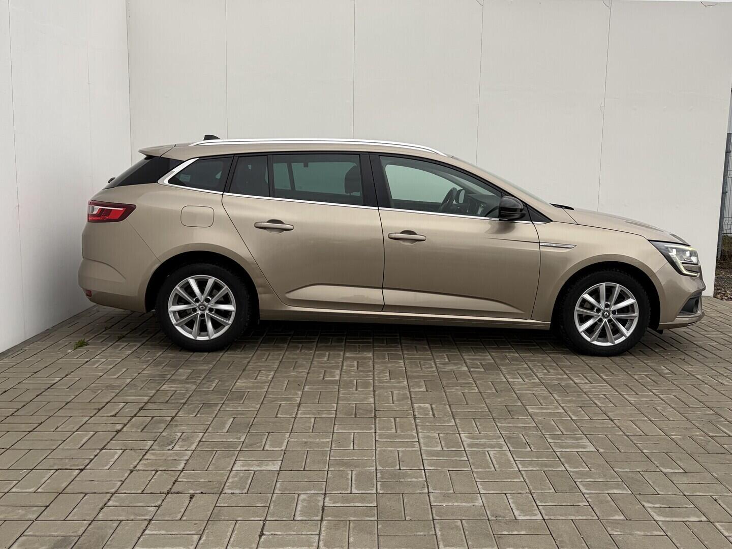 OZ190V01608_13.webp_MÉGANE Limited 1.2 TCe 97 kW manuál