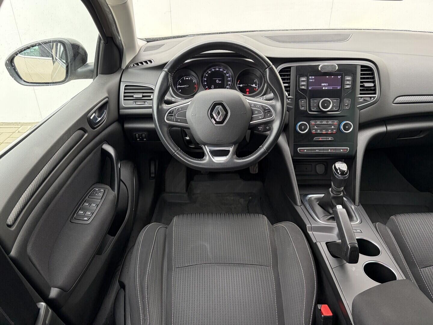 OZ190V01608_23.webp_MÉGANE Limited 1.2 TCe 97 kW manuál