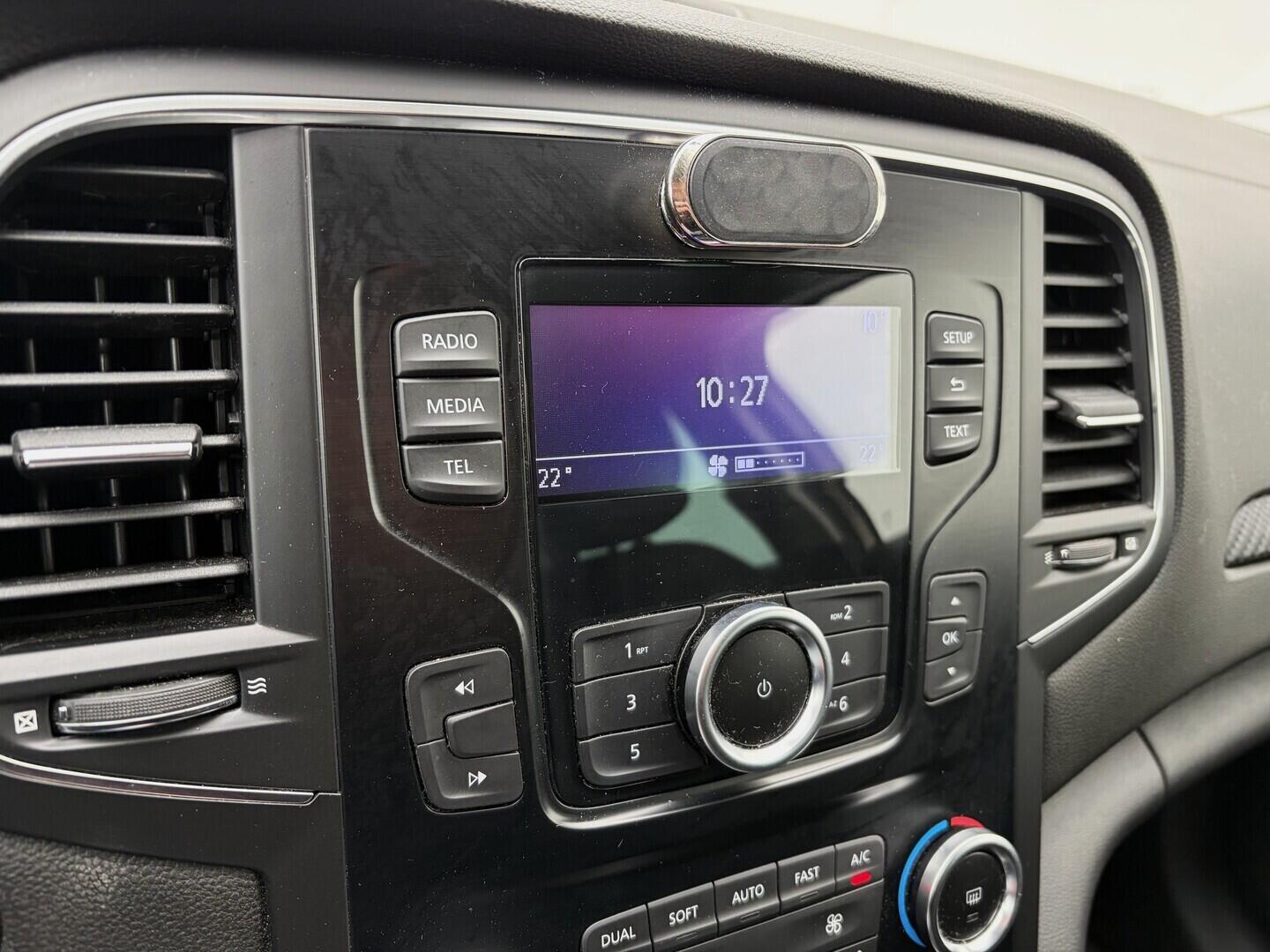 OZ190V01608_28.webp_MÉGANE Limited 1.2 TCe 97 kW manuál