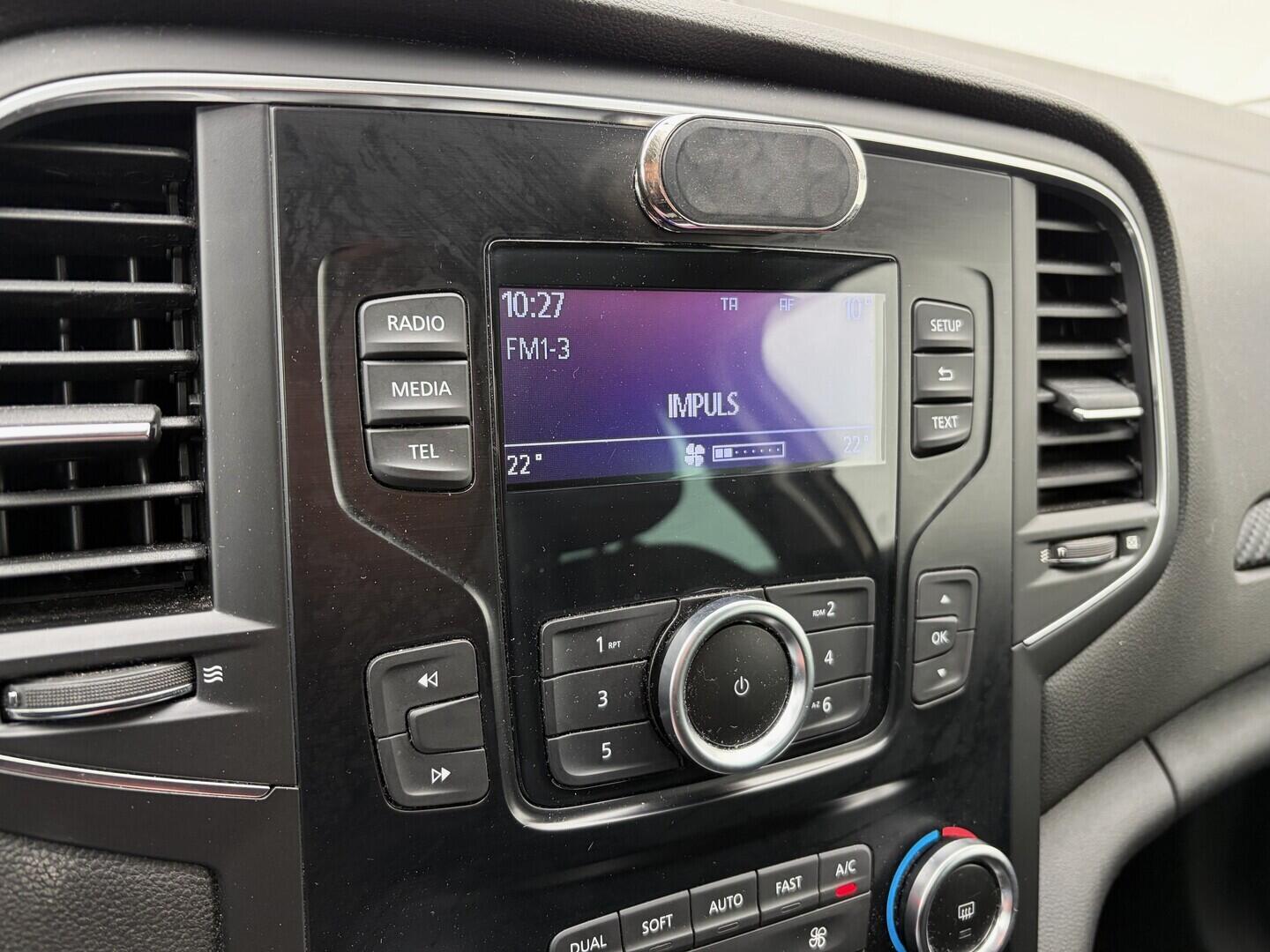 OZ190V01608_29.webp_MÉGANE Limited 1.2 TCe 97 kW manuál