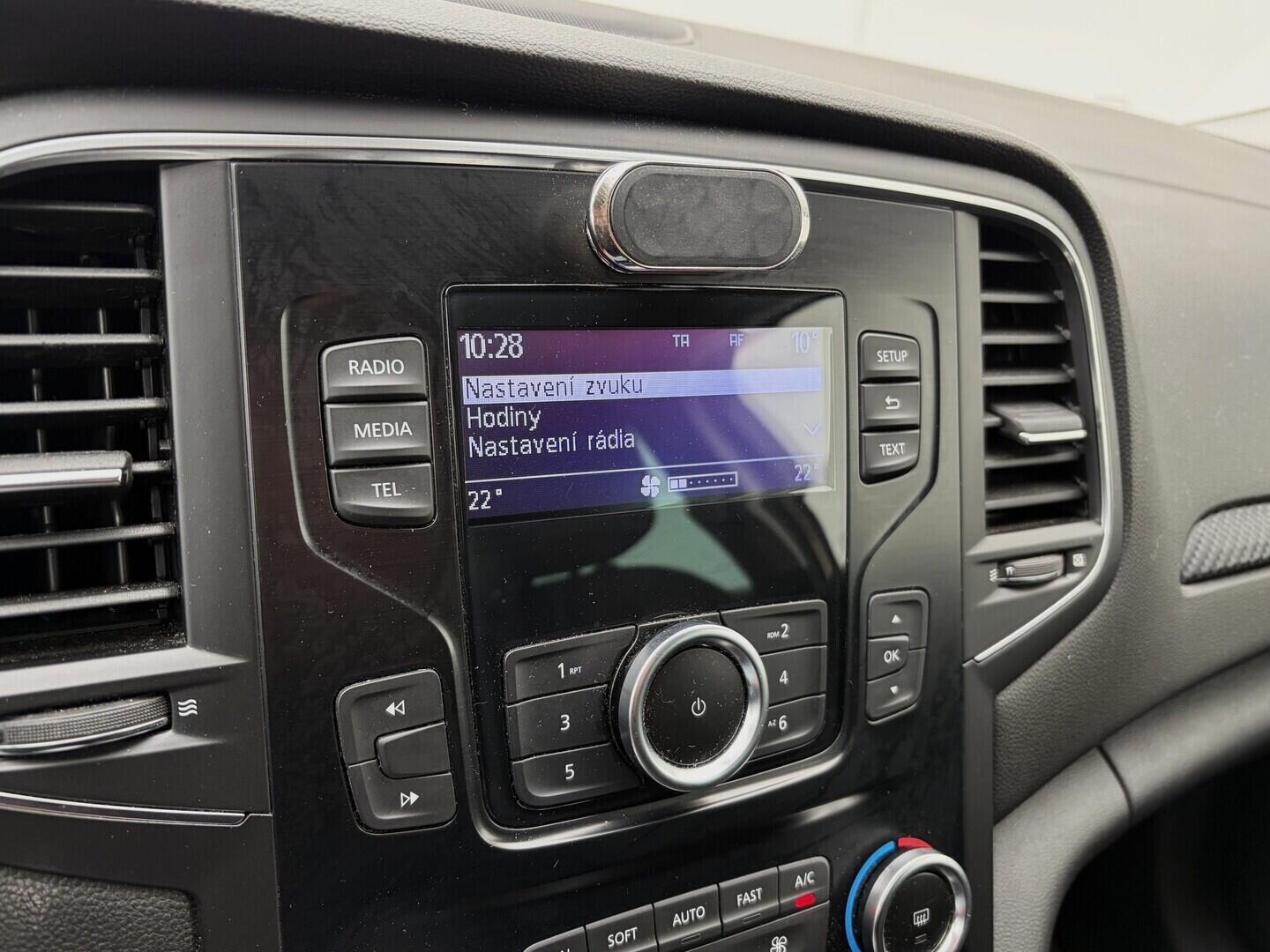 OZ190V01608_32.webp_MÉGANE Limited 1.2 TCe 97 kW manuál