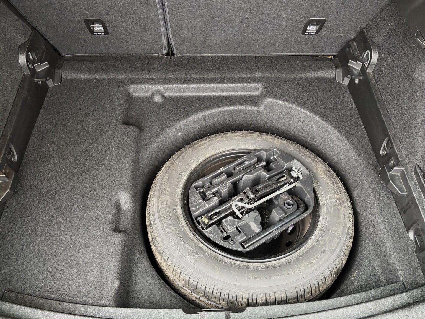 OZ190V01608_40.webp_MÉGANE Limited 1.2 TCe 97 kW manuál