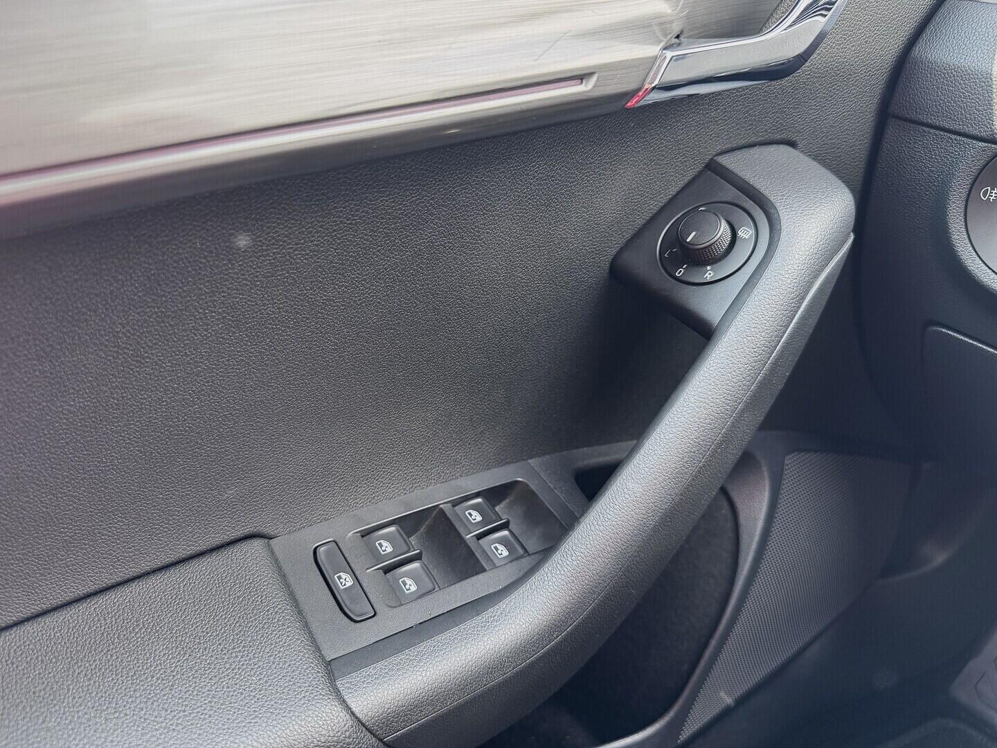 OZ190V01609_21.webp_OCTAVIA Style 1.0 TSI 85 kW manuál