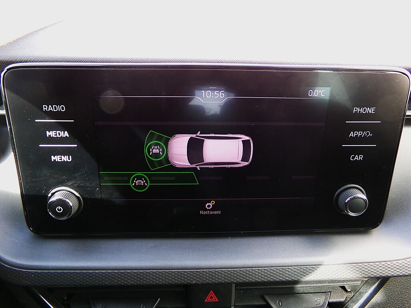 OZ190V01610_27.webp_SCALA Ambition 1.6 TSI 85 kW manuál, DPH