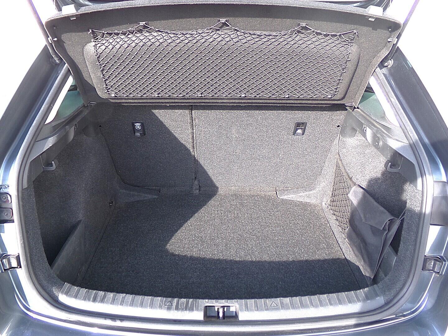 OZ190V01610_33.webp_SCALA Ambition 1.6 TSI 85 kW manuál, DPH