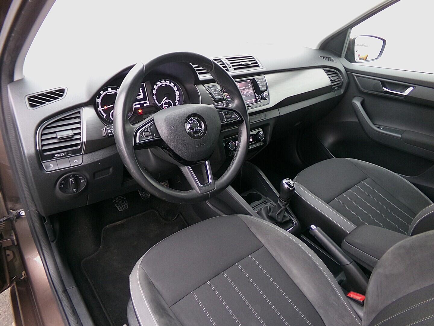 OZ190V01617_19.webp_FABIA Style 1.0 TSI 70 kW manuál, DPH