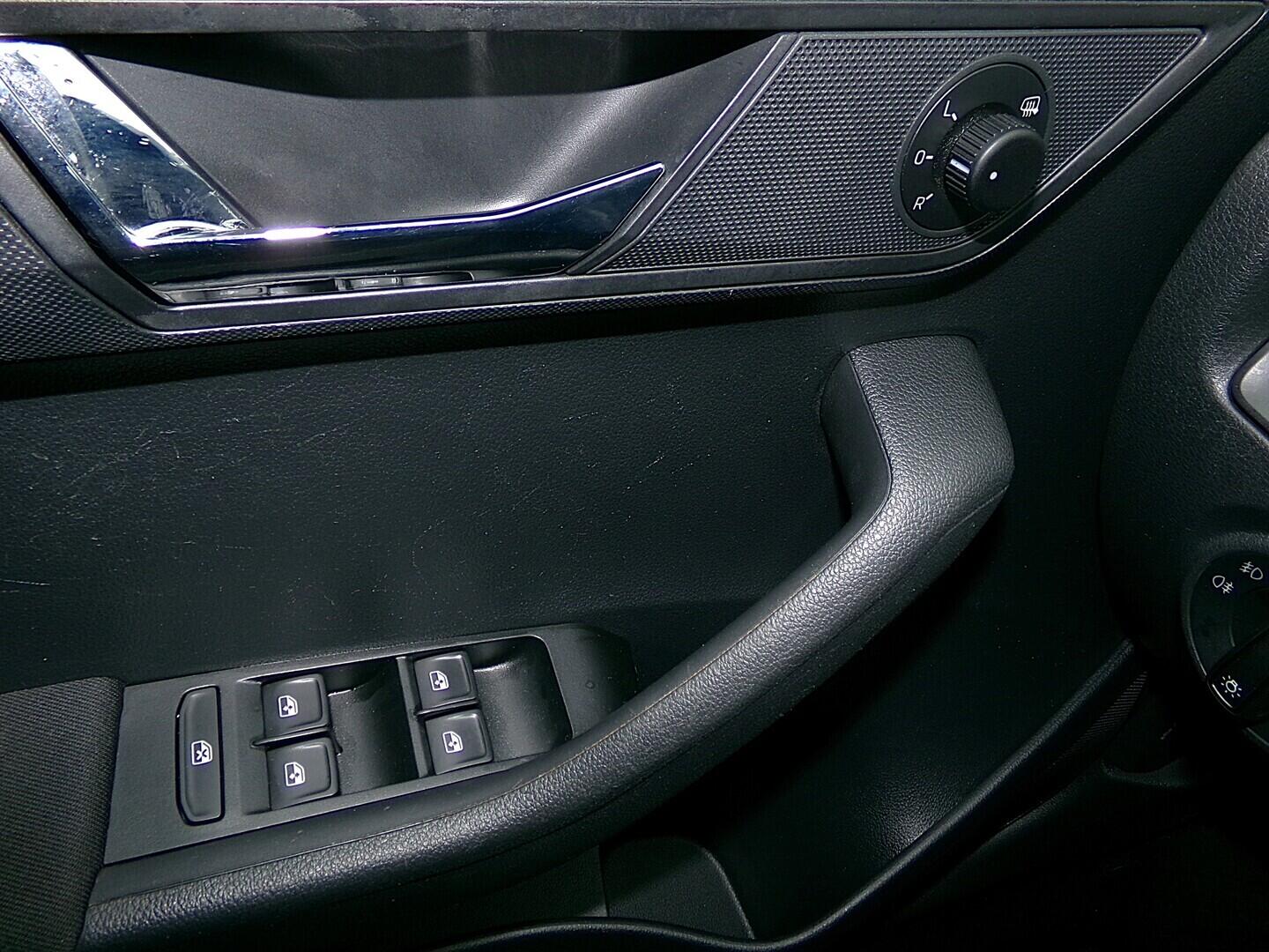 OZ190V01617_21.webp_FABIA Style 1.0 TSI 70 kW manuál, DPH