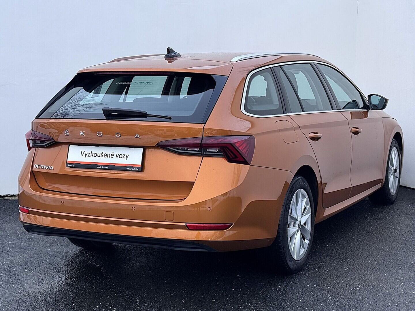 OZ190V01618_11.webp_OCTAVIA Style 1.5 TSI 110 kW manuál, DPH