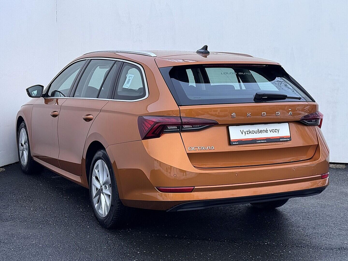 OZ190V01618_15.webp_OCTAVIA Style 1.5 TSI 110 kW manuál, DPH