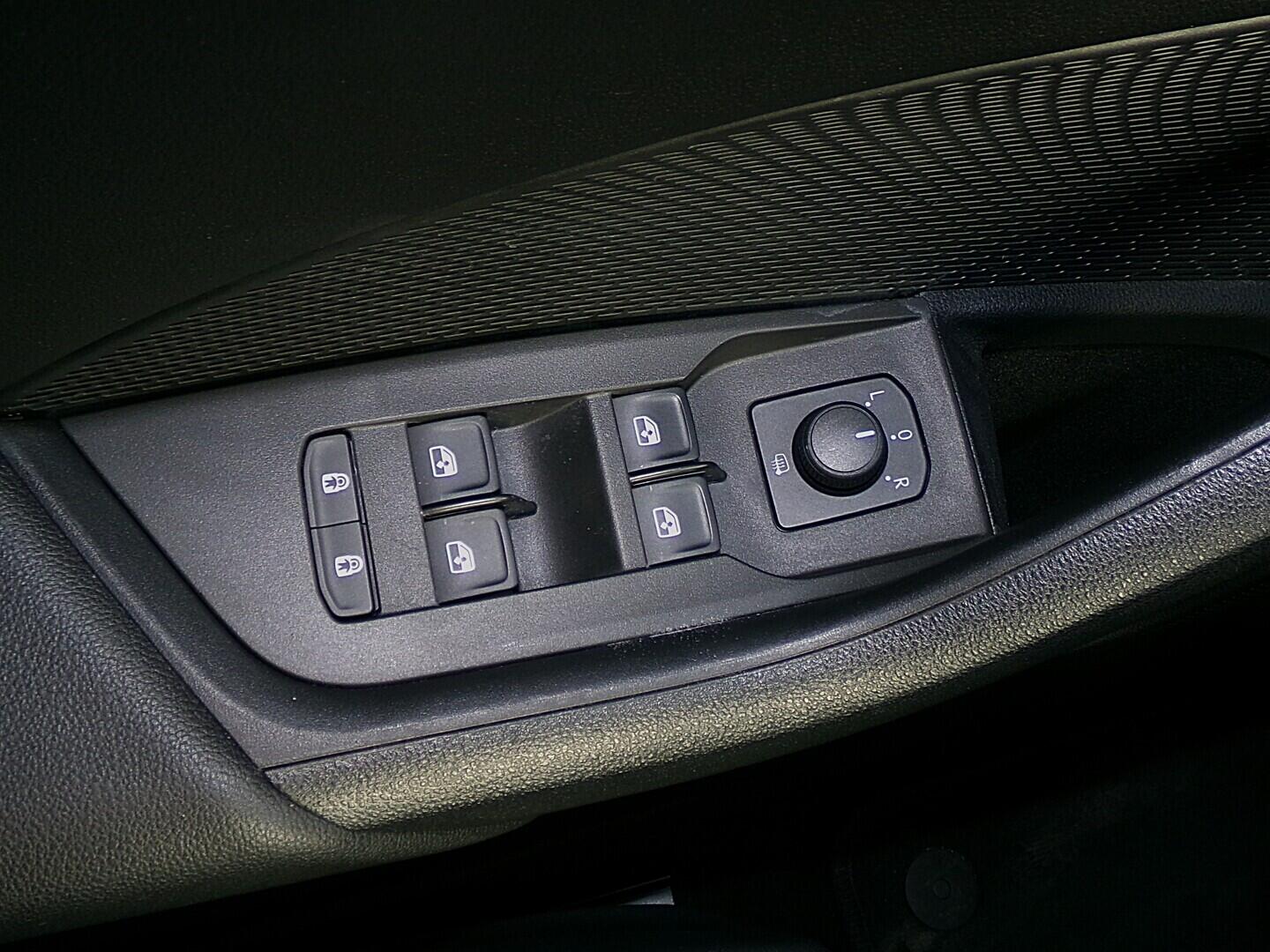 OZ190V01619_21.webp_OCTAVIA Ambition Plus 1.5 TSI 110 kW manuál