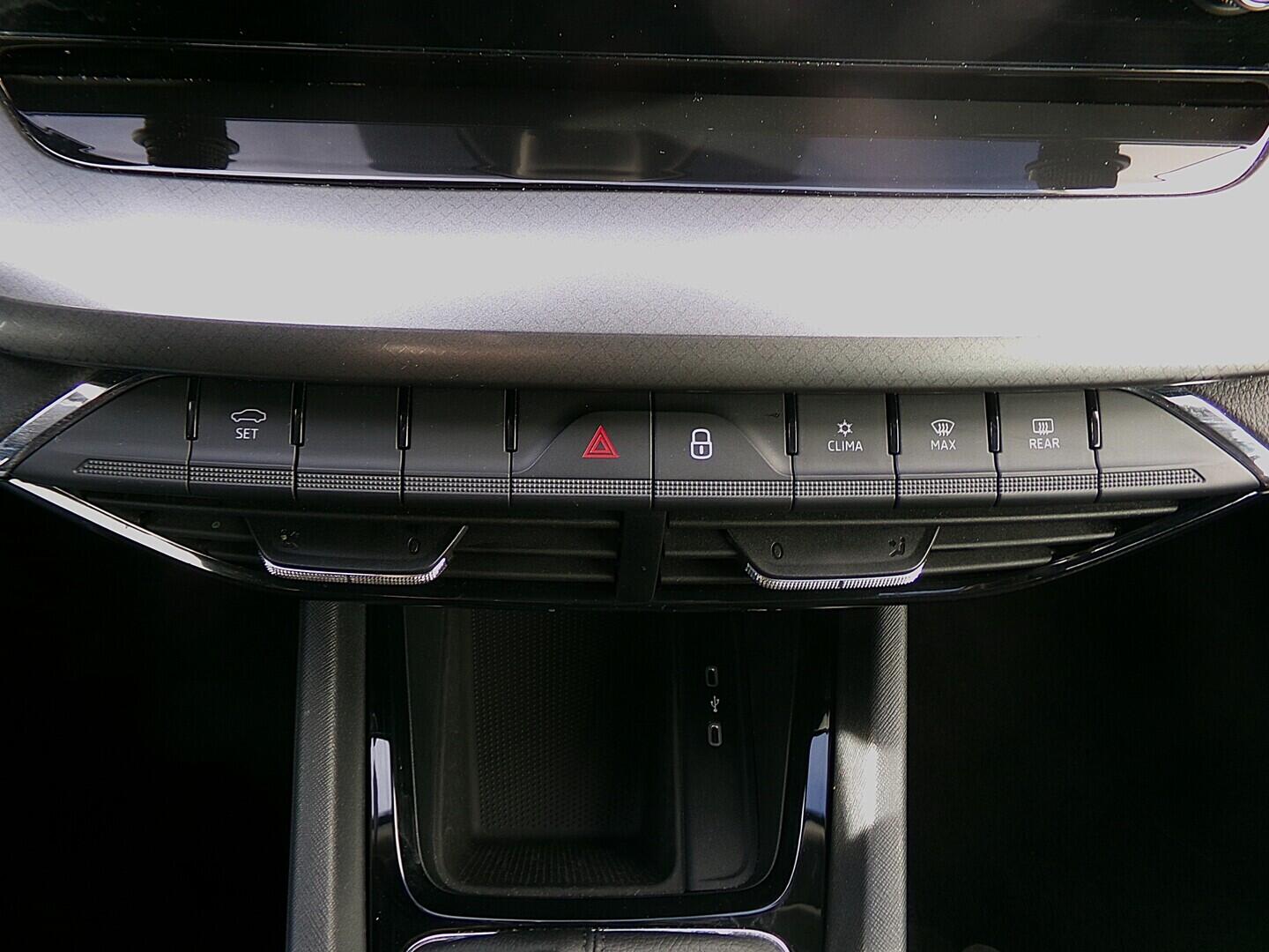 OZ190V01619_30.webp_OCTAVIA Ambition Plus 1.5 TSI 110 kW manuál