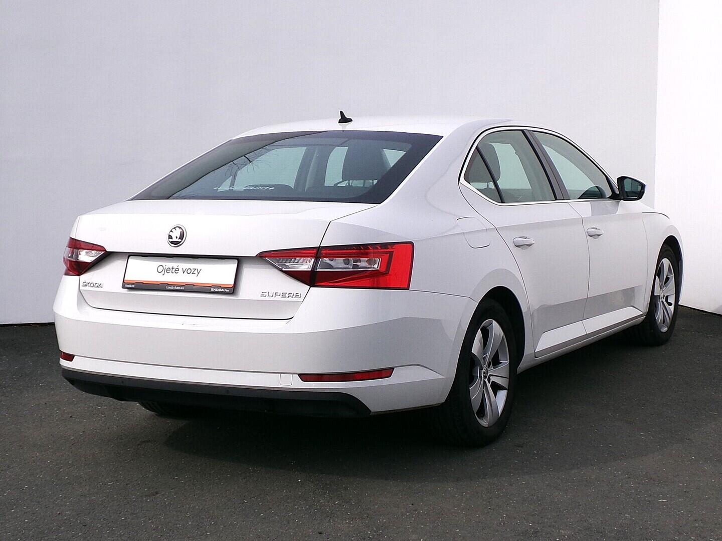 OZ190V01620_14.webp_SUPERB Style 2.0 TDI 110 kW automat