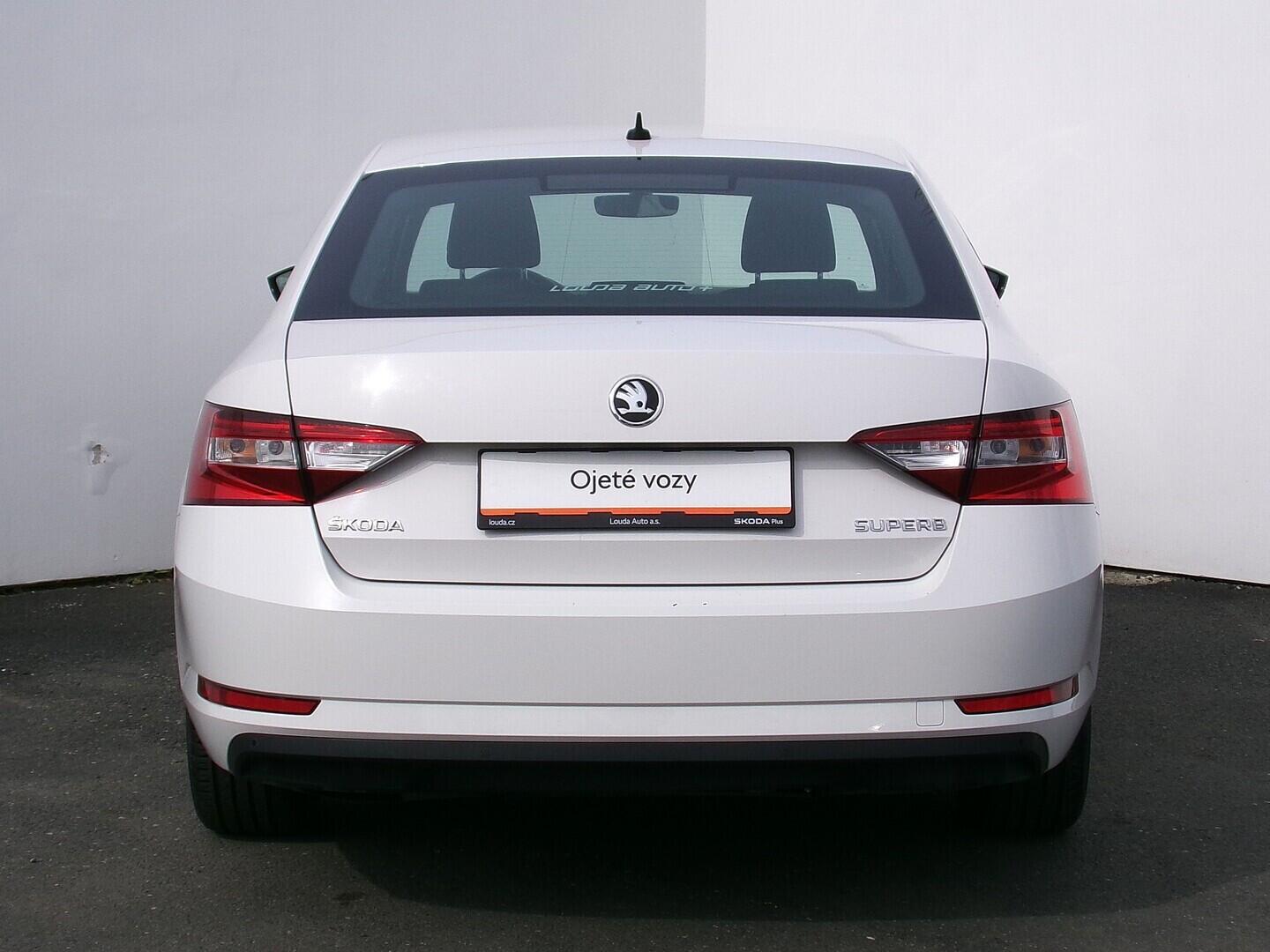 OZ190V01620_15.webp_SUPERB Style 2.0 TDI 110 kW automat