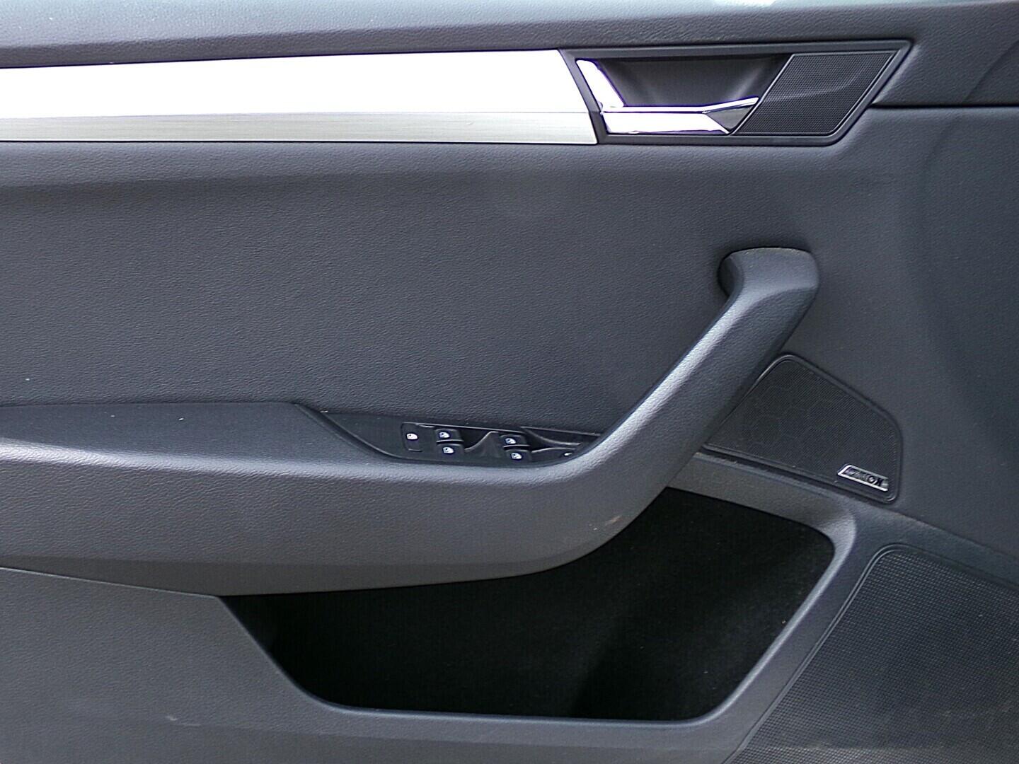 OZ190V01620_19.webp_SUPERB Style 2.0 TDI 110 kW automat