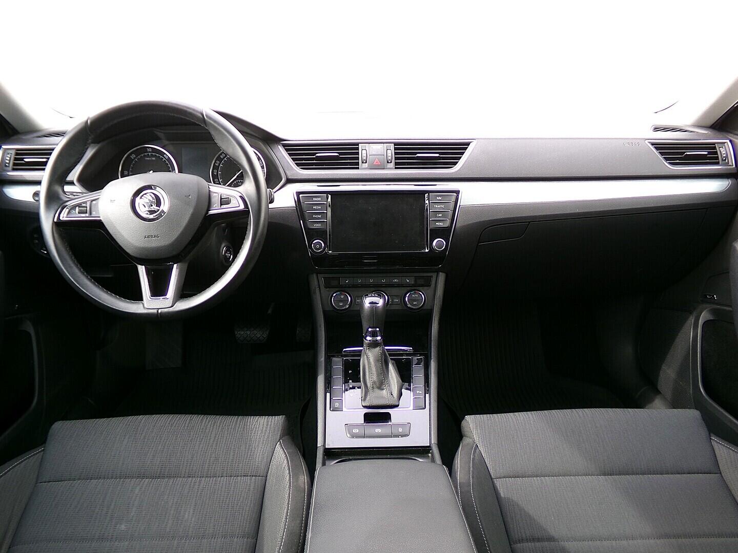 OZ190V01620_21.webp_SUPERB Style 2.0 TDI 110 kW automat