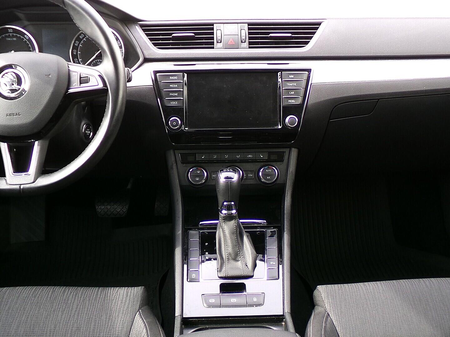 OZ190V01620_23.webp_SUPERB Style 2.0 TDI 110 kW automat