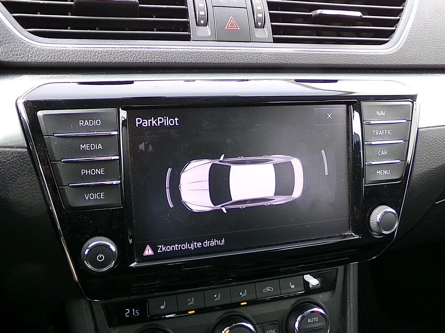 OZ190V01620_30.webp_SUPERB Style 2.0 TDI 110 kW automat