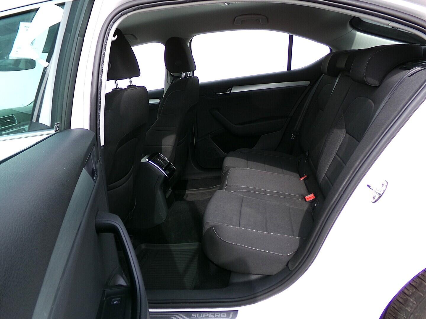 OZ190V01620_31.webp_SUPERB Style 2.0 TDI 110 kW automat