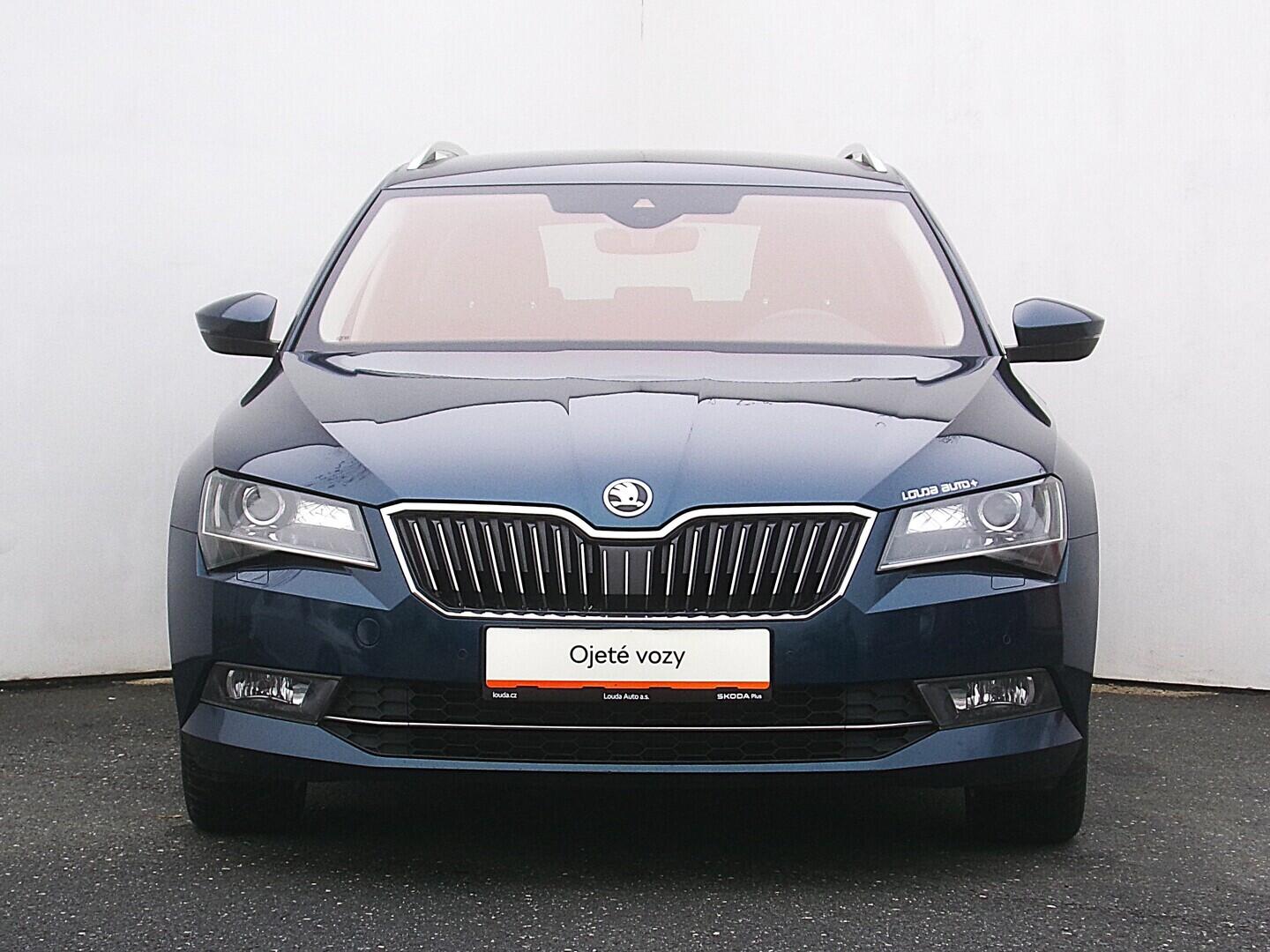 OZ190V01621_13.webp_SUPERB Style 1.6 TDI 88 kW automat