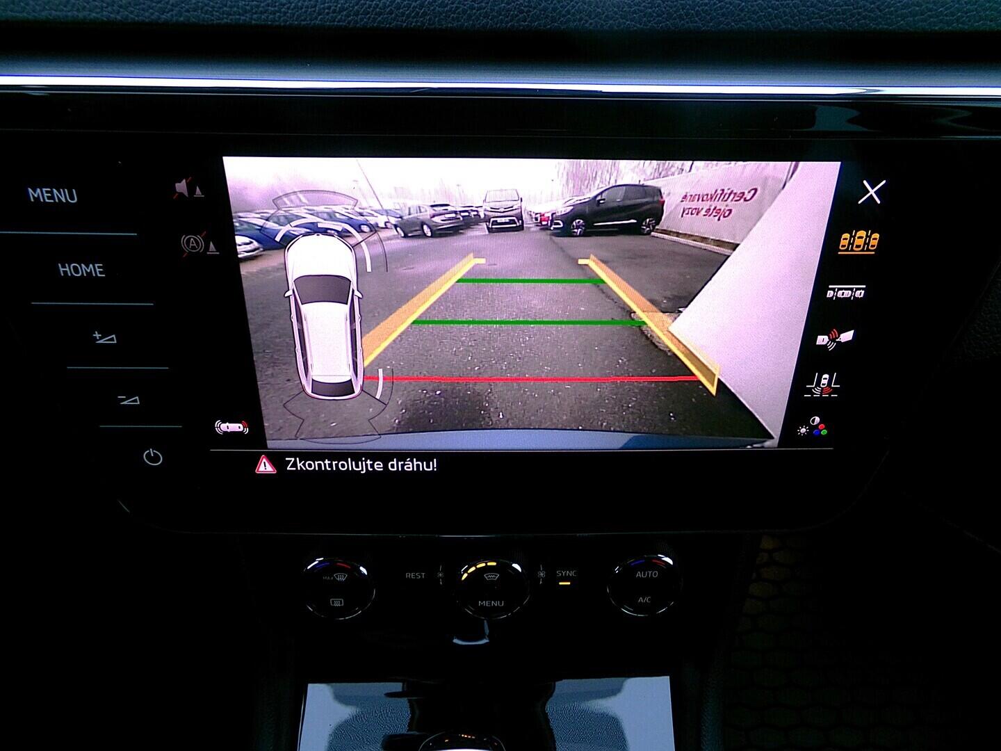 OZ190V01621_30.webp_SUPERB Style 1.6 TDI 88 kW automat